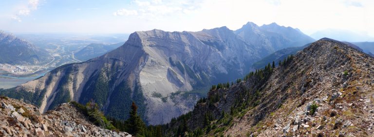 Mt McGillivray and Skogan from Pigeon Mountain